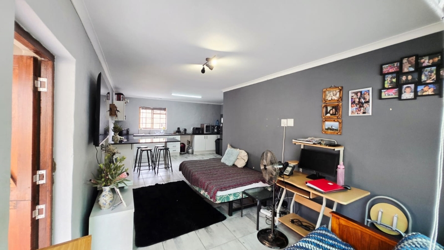 6 Bedroom Property for Sale in The Village Western Cape